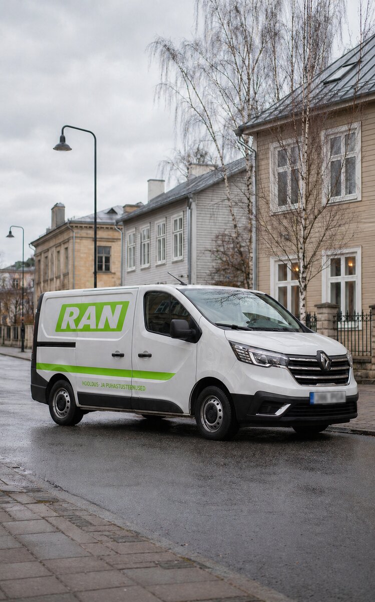 RAN HALDUS firmaauto Tallinna tänaval